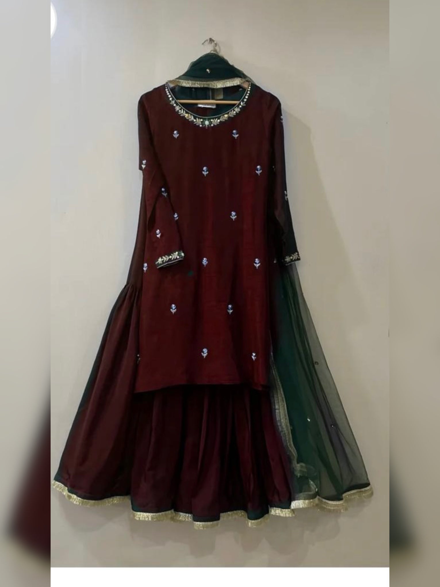 Maroon Aura